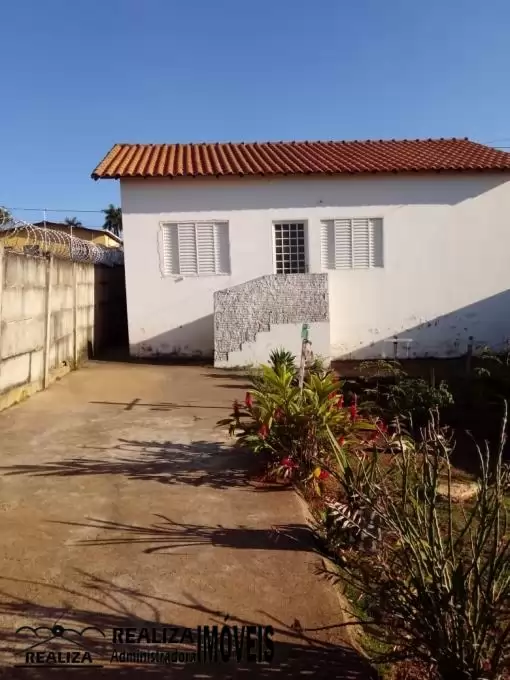CASA-PRONTO PARA MORAR-PASSOS - MG-BELA VISTA